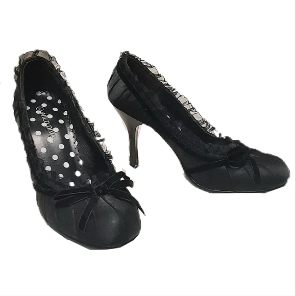 Wild Diva Shoes - Black Lace Heels